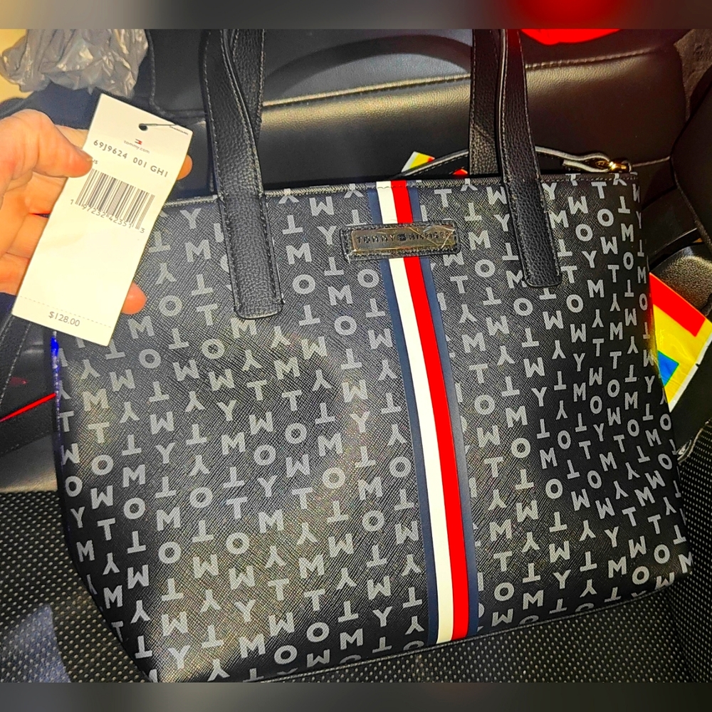 Tommy Hilfigure purse